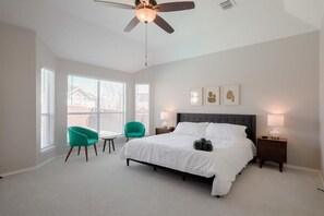6 habitaciones, tabla de planchar con plancha, wifi y ropa de cama 