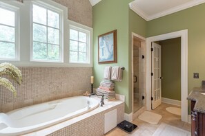 Shower, jetted tub, hair dryer, towels