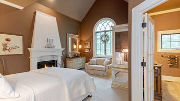 5 bedrooms, iron/ironing board, WiFi, bed sheets