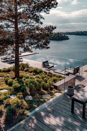 Villa | Balcony
