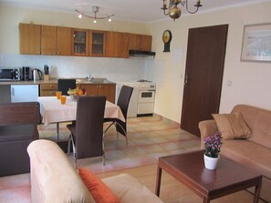 TV - Cozy apartment Marijana 1 for 4 people on the island of Krk (Malinska)