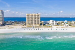 On the beach - Free Beach Service! Gulf-front 17th floor penthouse at Emerald Isle! (Pensacola Beach)
