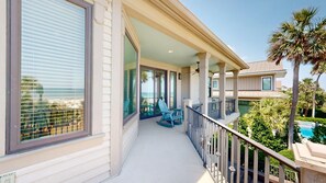 Property grounds - Expansive Private Oceanfront Home with Vaulted Ceilings and Private Pool! (Hilton Head)