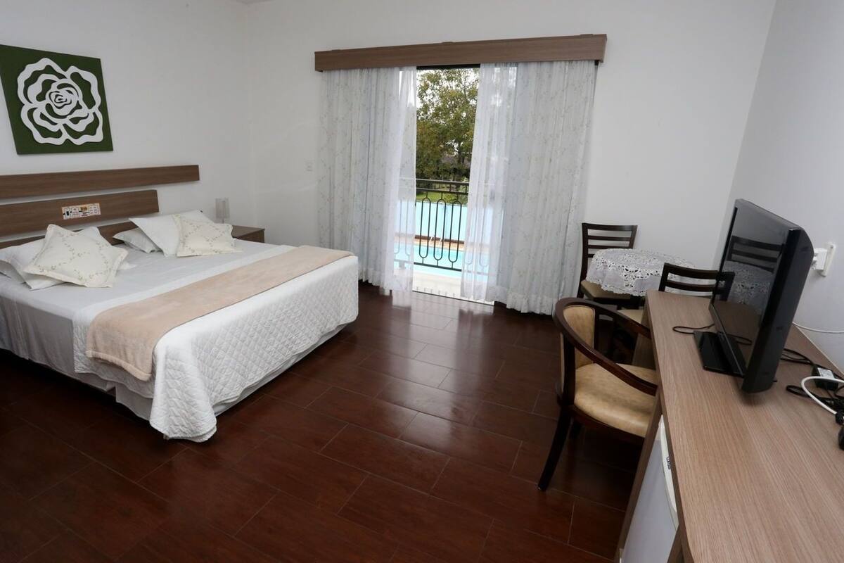 Quarto casal superior | Frigobar, Wi-Fi de cortesia, roupa de cama