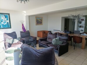 Fernseher, Stereoanlage