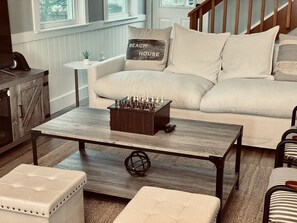 TV connectée, cheminée, baby-foot, table de tennis de table