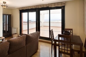 TV, lettore DVD, impianto stereo