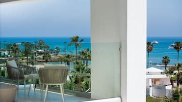 Junior Suite Sea View | 1 bedroom, premium bedding, in-room safe, desk