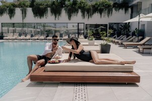 Indoor pool, seasonal outdoor pool, free cabanas, pool umbrellas