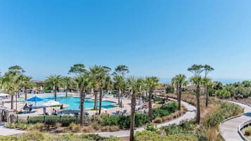 屋外プール、温水プール