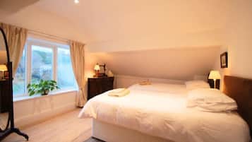 2 slaapkamers, een strijkplank/strijkijzer, internet, beddengoed