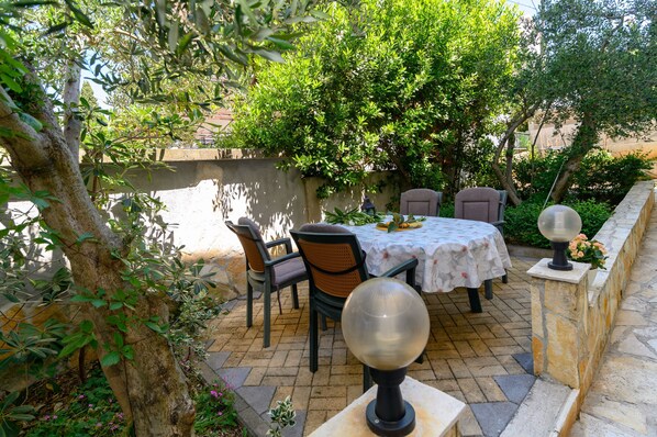 Apartment (A1) | Balkon