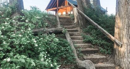 On the river! Private patio. 2 large yards. Dog friendly. Book now for summer!