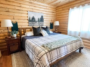 3 chambres, bureau, fer et planche à repasser, lit parapluie