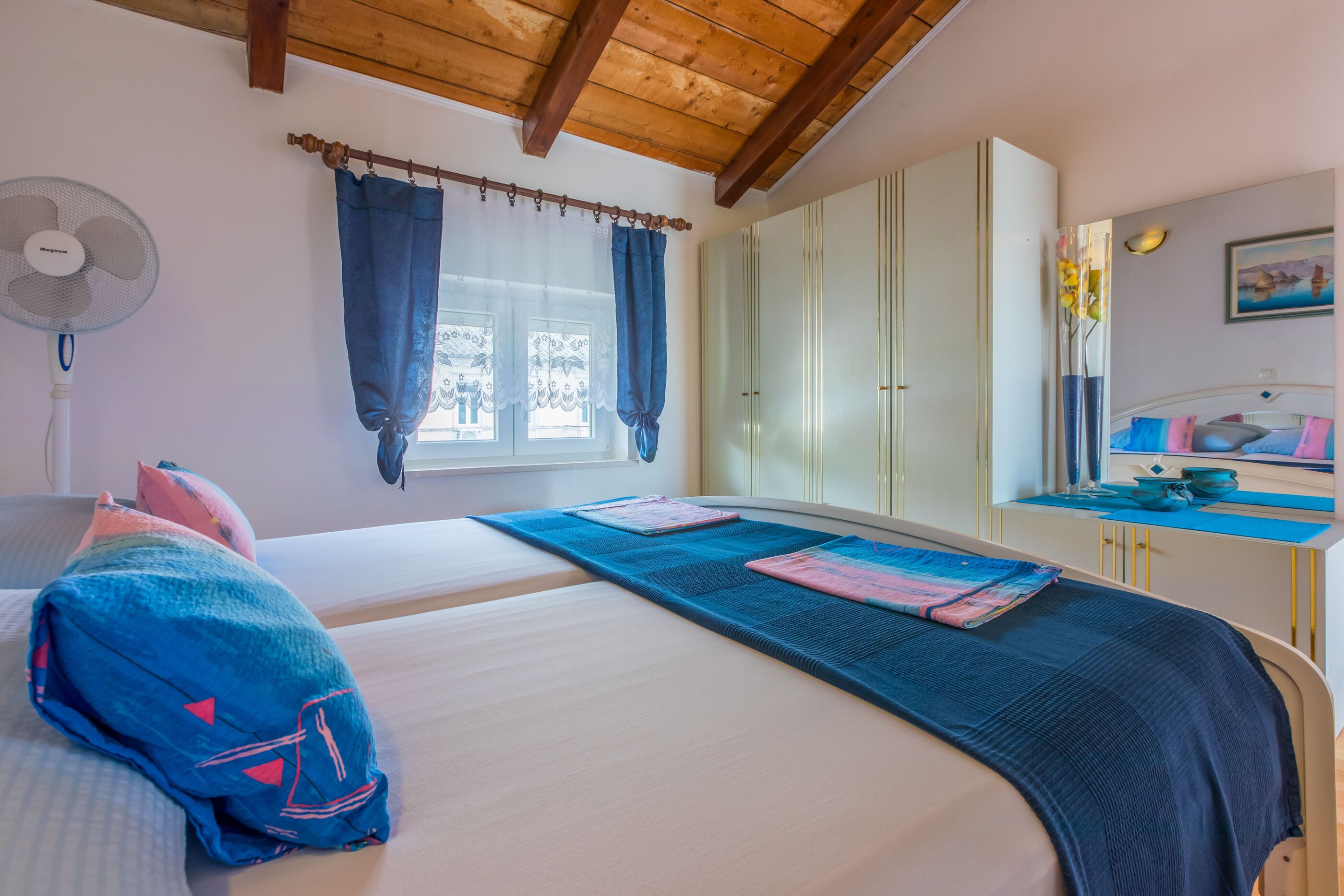 2 Schlafzimmer, Bügeleisen/Bügelbrett, kostenloses WLAN