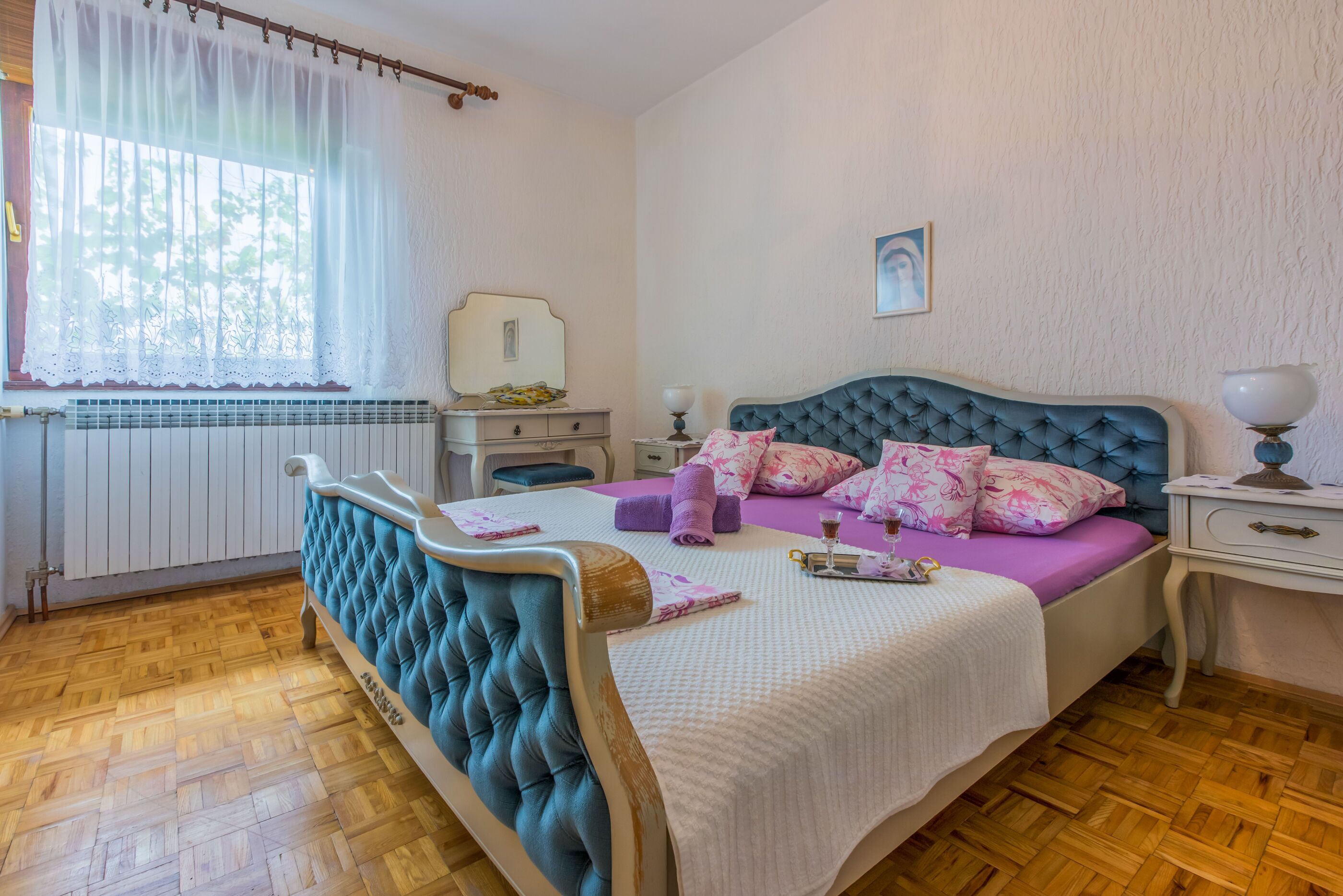2 bedrooms, iron/ironing board, free WiFi