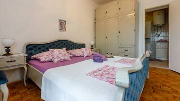 2 camere, ferro/asse da stiro, Wi-Fi gratuito