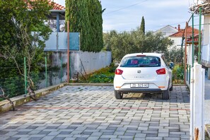 Free self parking