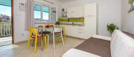 Apartment (A1) | Private kitchen | Fridge, microwave, stovetop, espresso maker