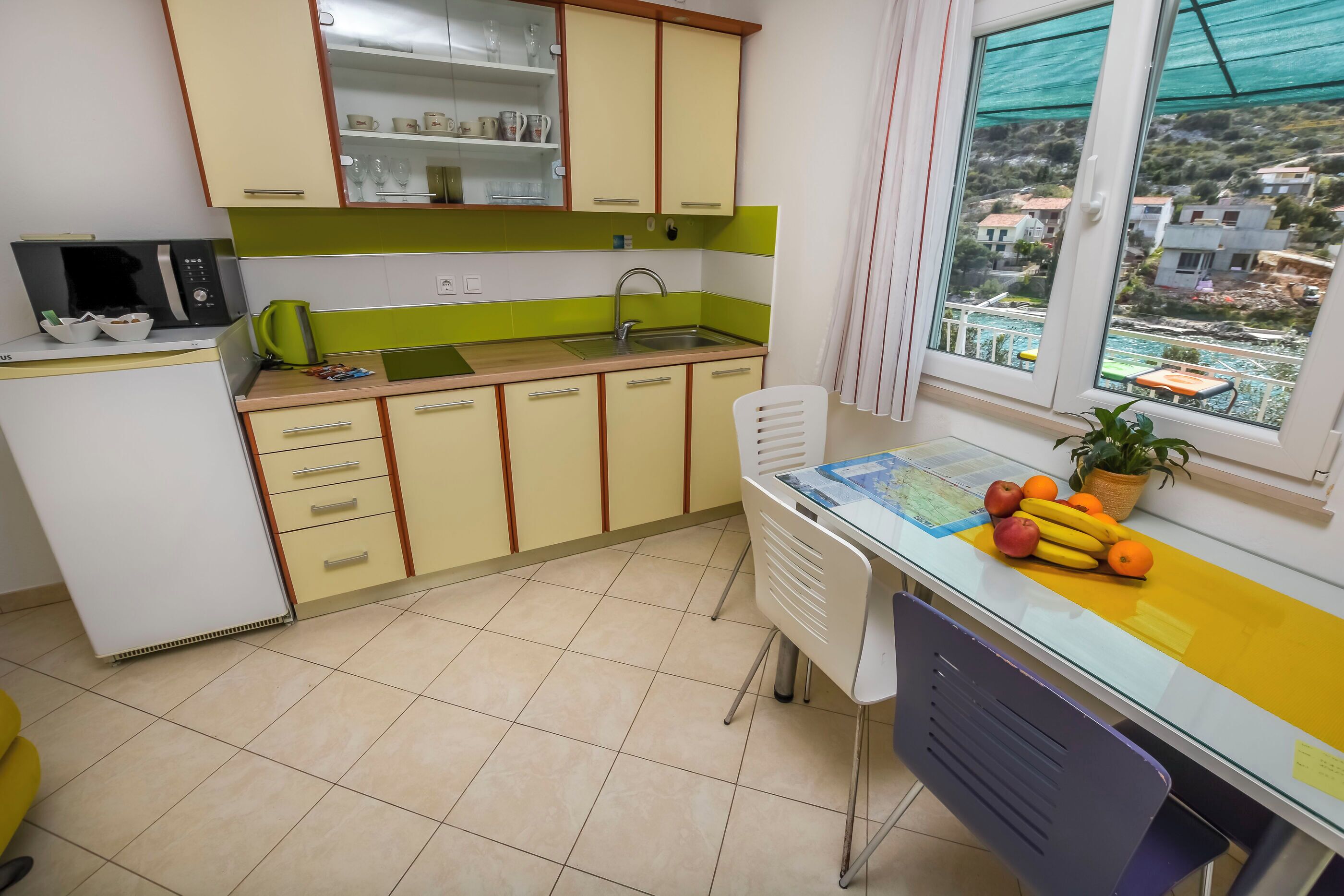 Apartment (A2) | Eigene Küche | Kühlschrank, Mikrowelle, Herdplatte, Espressomaschine