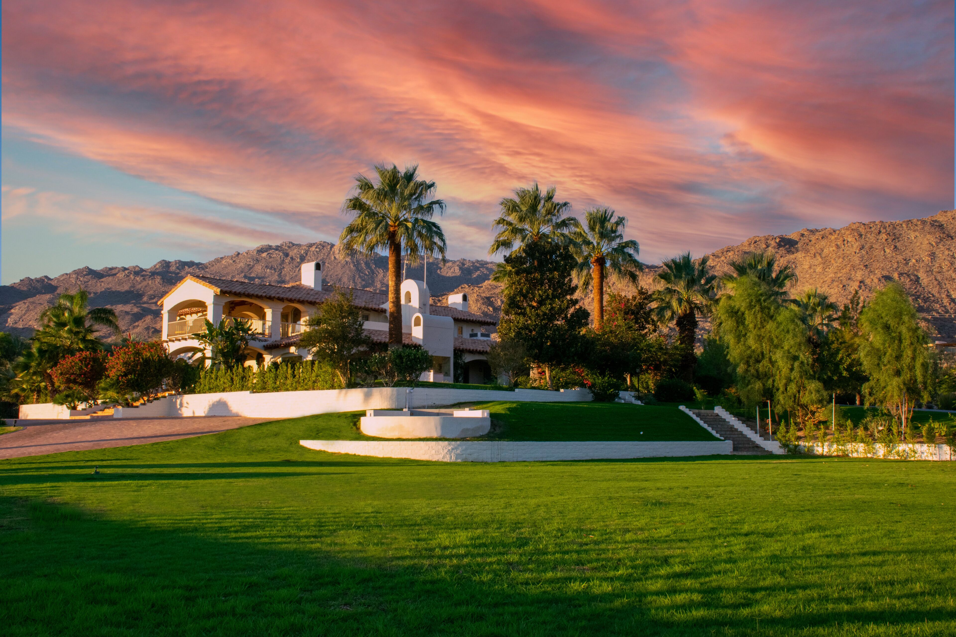 KEMPA VILLA  I  Secluded 5-Acre Mountain View Retreat w/ Concierge, Complimentary Pool Heat