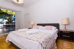 In-room safe, iron/ironing board, free WiFi