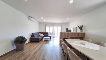 Apartment (A3) | Dining