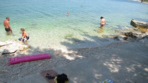 靠近海滩