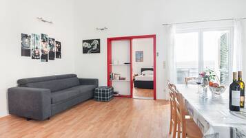 Apartemen (A2) | Ruang keluarga