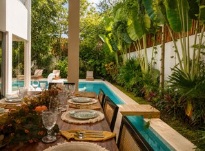 Outdoor dining - CieloAzul|Breakfast Included|HUGEPOOL|Security+Cleaner|5min to the beach |5BR (TULUM)