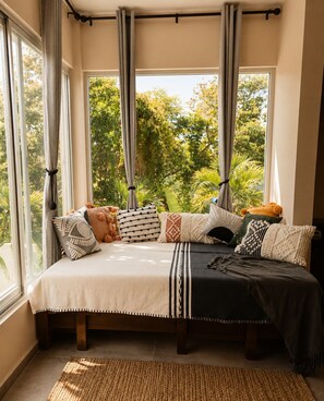 5 bedrooms, in-room safe, iron/ironing board, travel cot - CieloAzul|Breakfast Included|HUGEPOOL|Security+Cleaner|5min to the beach |5BR (TULUM)