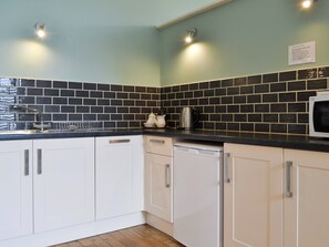 Dishwasher, highchair, cookware/dishes/utensils - 3 bedroom accommodation in Kendal (Kendal)