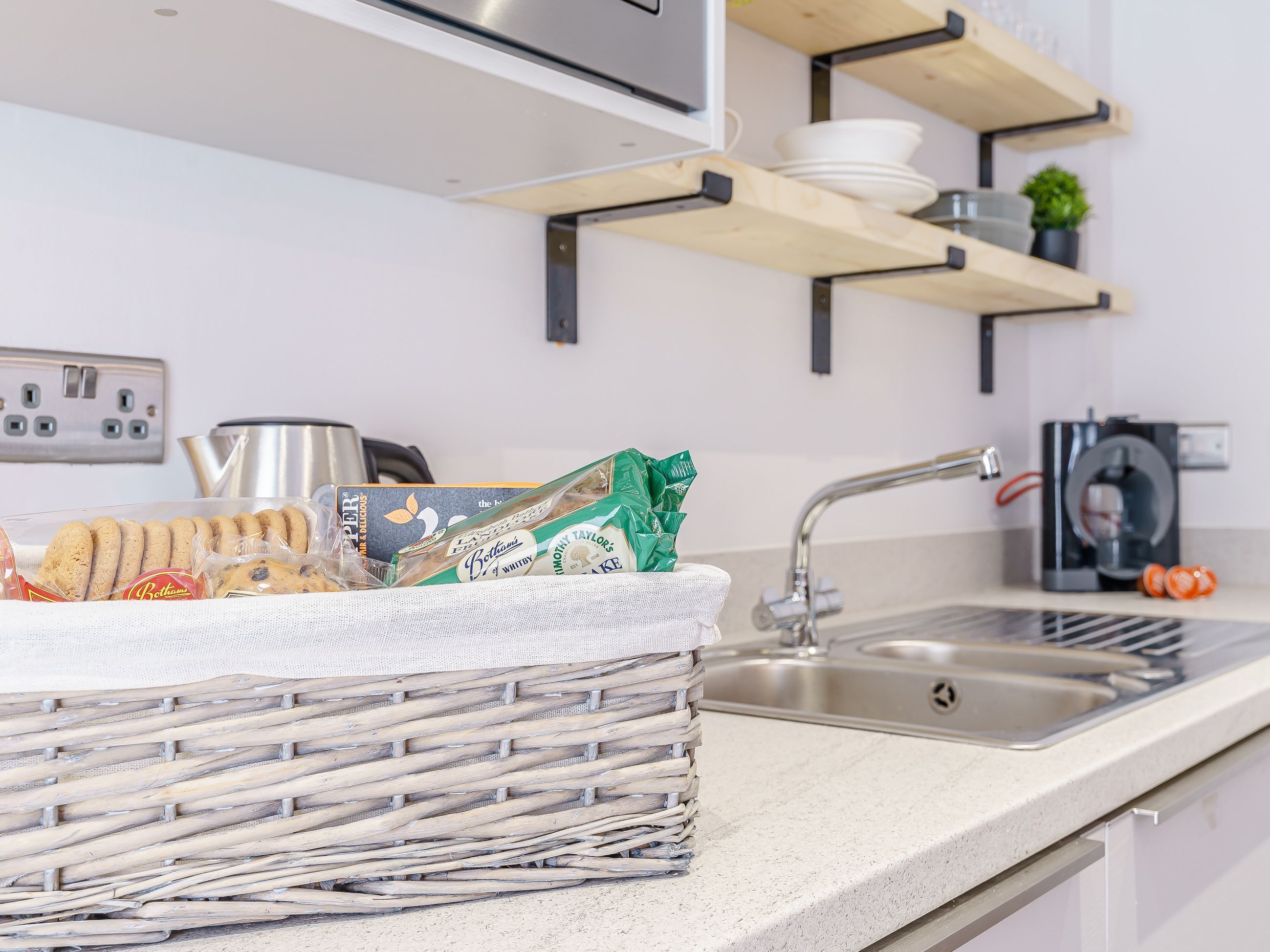 Dishwasher, high chair