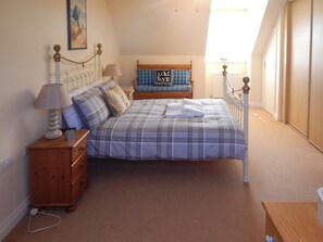 4 habitaciones, wifi gratis y ropa de cama