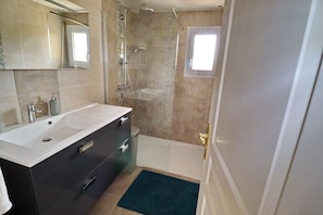 Bañera, secador de pelo