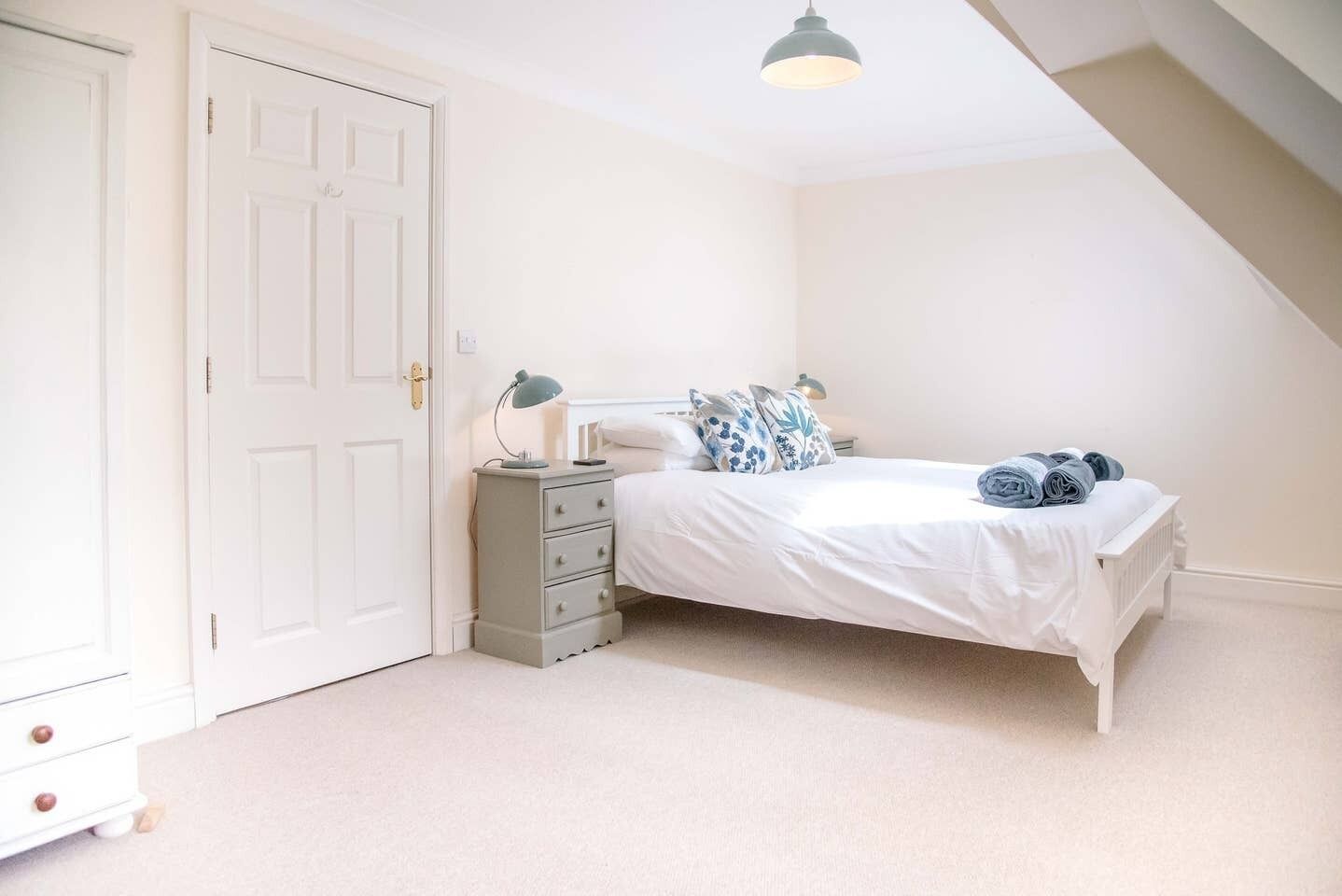 Apartment (2 Bedrooms) | 2 bedrooms, laptop workspace, iron/ironing board, bed sheets