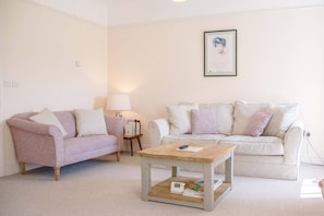 TV - 17 Blyth View, Blythburgh (Halesworth)