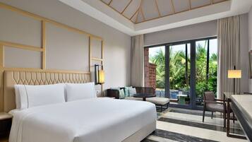 Room, 1 King Bed, Pool View (Patio) | Pool | Outdoor pool, open 7:00 AM to 10:00 PM, pool umbrellas, pool loungers