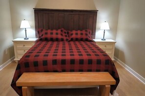 1 bedroom, WiFi, bed sheets - Plumtree Mountain Retreat Studio #2 (Plumtree)