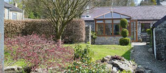2 bedroom accommodation in Bronwydd Arms