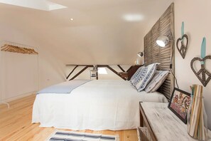 2 bedrooms, soundproofing, iron/ironing board, Internet