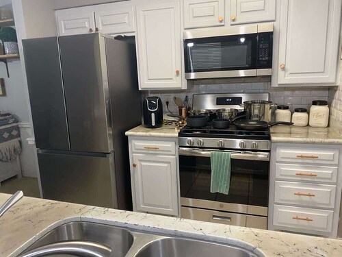 KING BED-Large open space for family fun!