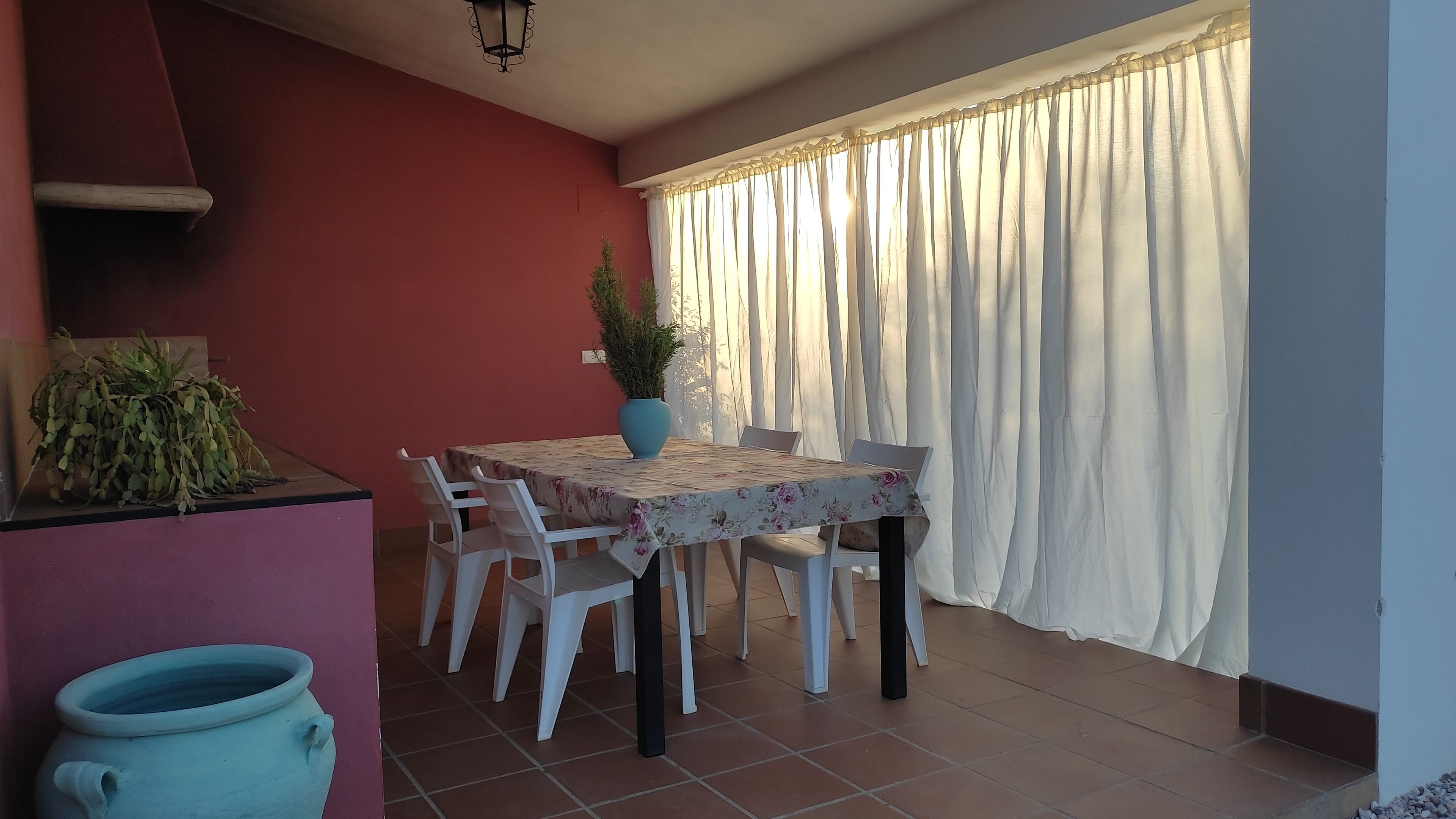 屋外ダイニングエリア