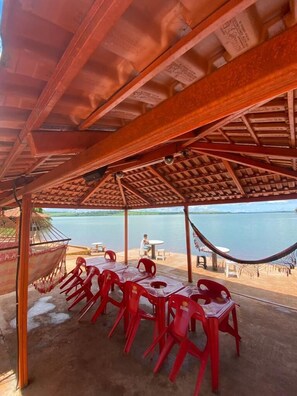 Outdoor dining - Geração em Geração, até Você (Cachoeira Dourada)