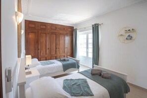2 chambres, fer et planche à repasser, accès au Wi-Fi (inclus)