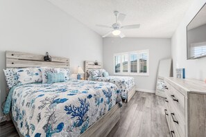 3 bedrooms, desk, iron/ironing board, travel crib - JupRent's Ocean Walk Paradise - Close to everything in Jupiter! - 3Bed/3Bath - (Jupiter)