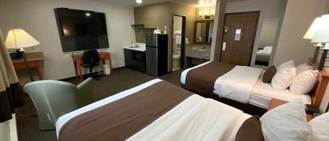 Skrivebord, wi-fi (inkludert) og sengetøy