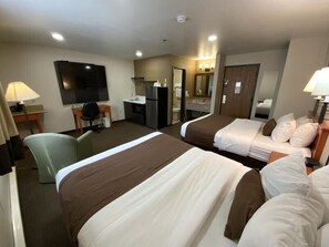 Escritorio, wifi gratis y ropa de cama 