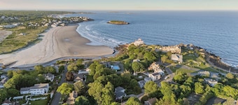 Garden by the Sea: Walk to Good Harbor Beach