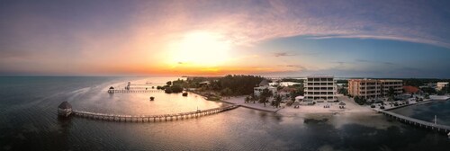 Ocean’s Edge 1B – Beachfront Ground-Floor Condo on Ambergris Caye